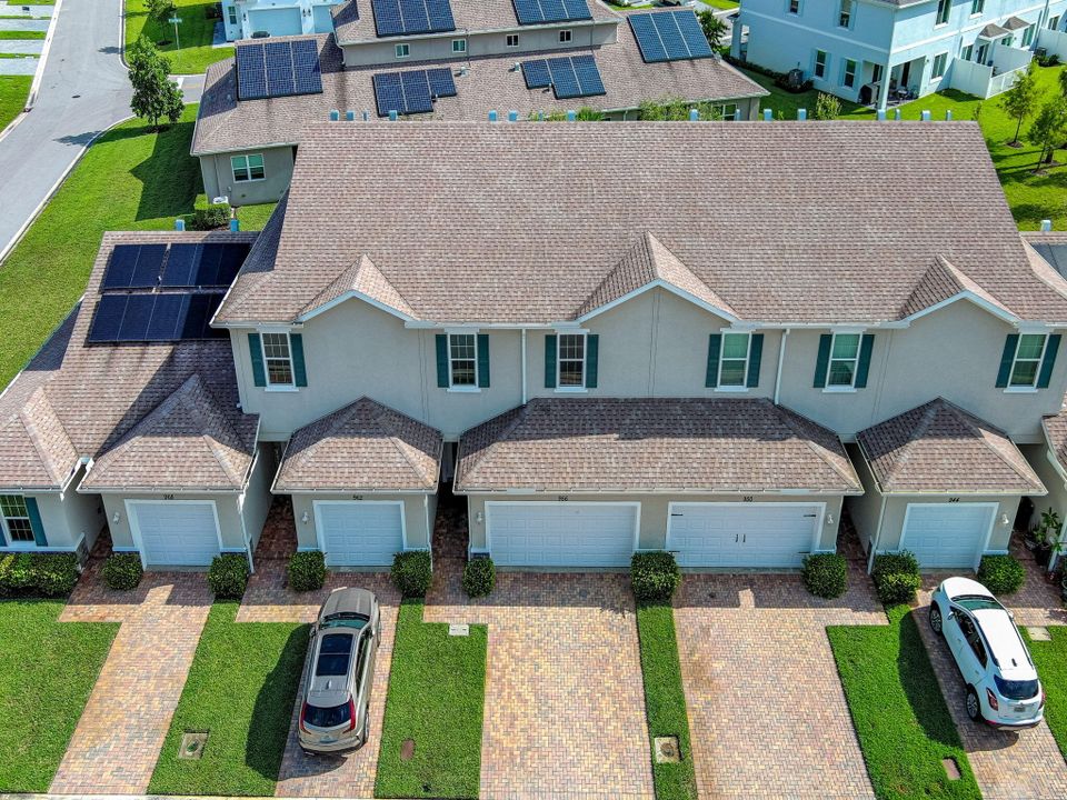 На продажу: $299,900 (3 спален, 2 ванн, 1687 Квадратных фут)