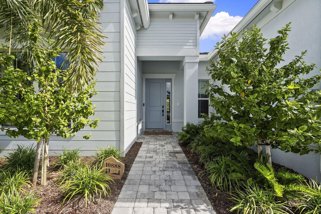 En Venta: $1,175,000 (3 camas, 3 baños, 2478 Pies cuadrados)