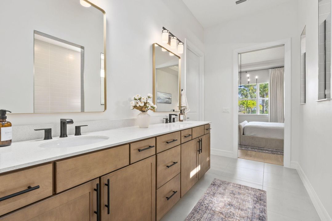 En Venta: $1,175,000 (3 camas, 3 baños, 2478 Pies cuadrados)