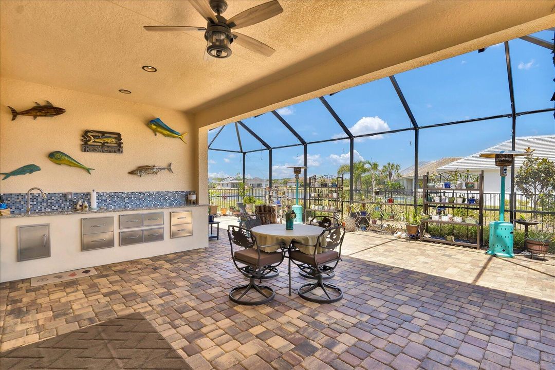 For Sale: $895,000 (2 beds, 2 baths, 2774 Square Feet)