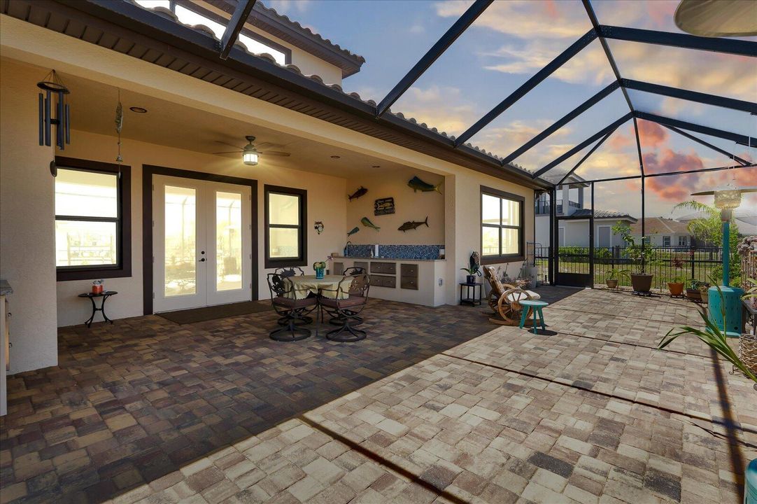 For Sale: $895,000 (2 beds, 2 baths, 2774 Square Feet)