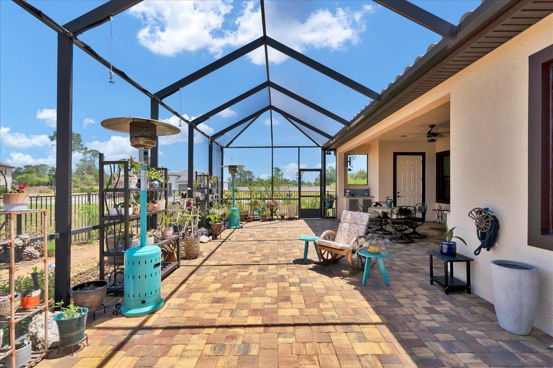 For Sale: $895,000 (2 beds, 2 baths, 2774 Square Feet)