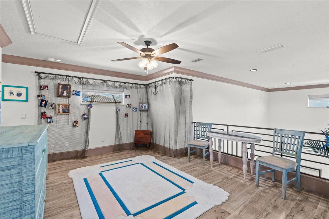 For Sale: $895,000 (2 beds, 2 baths, 2774 Square Feet)