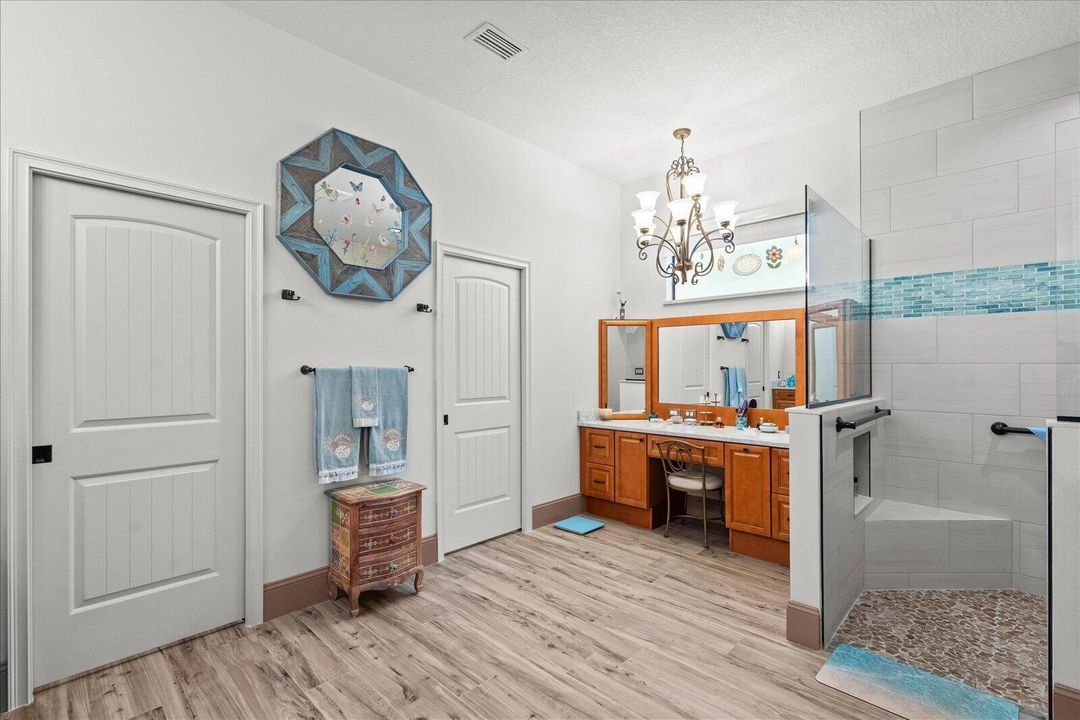 For Sale: $895,000 (2 beds, 2 baths, 2774 Square Feet)