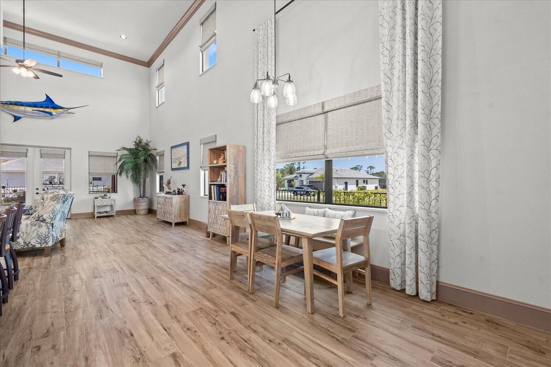 For Sale: $895,000 (2 beds, 2 baths, 2774 Square Feet)