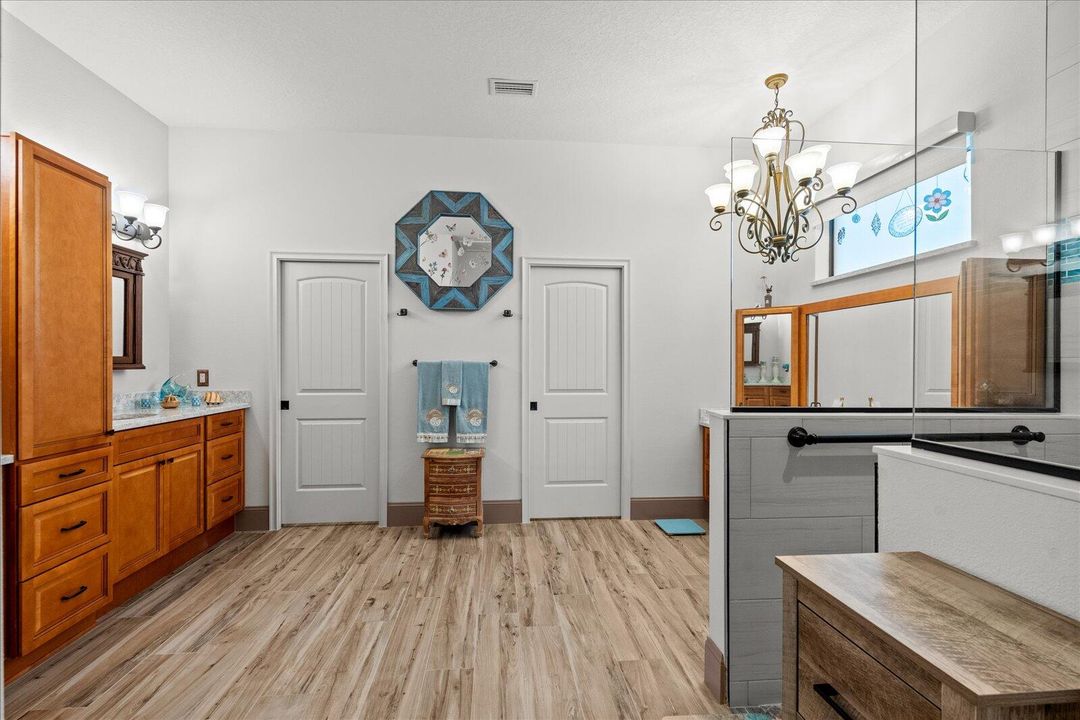 For Sale: $895,000 (2 beds, 2 baths, 2774 Square Feet)