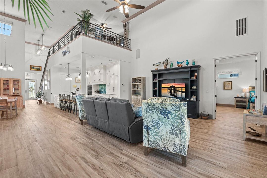 For Sale: $895,000 (2 beds, 2 baths, 2774 Square Feet)