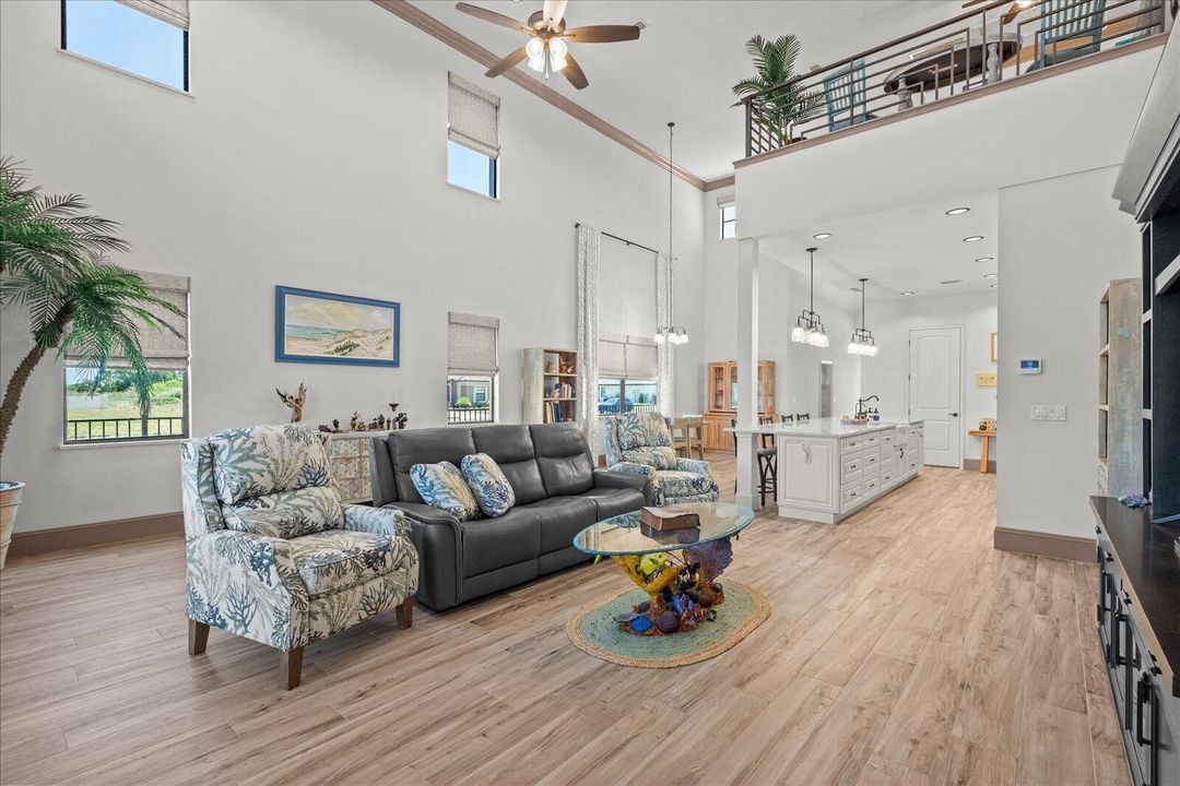 For Sale: $895,000 (2 beds, 2 baths, 2774 Square Feet)