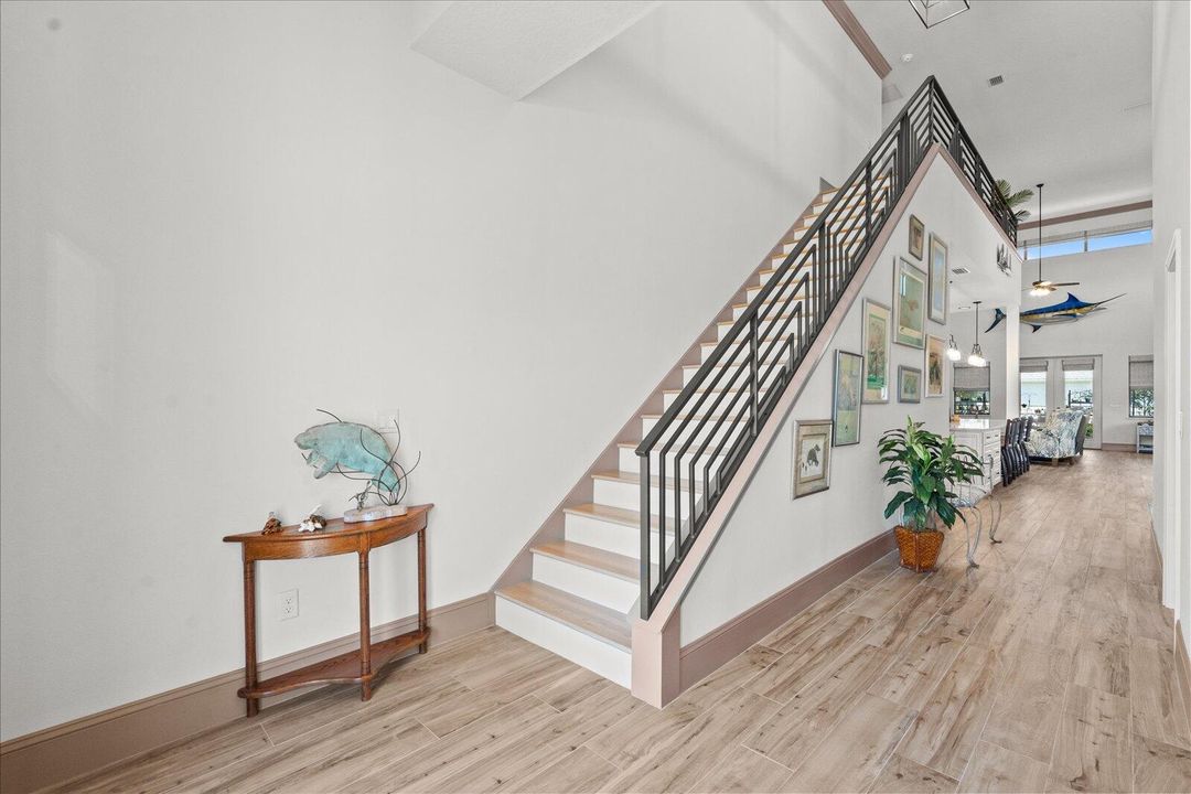 For Sale: $895,000 (2 beds, 2 baths, 2774 Square Feet)