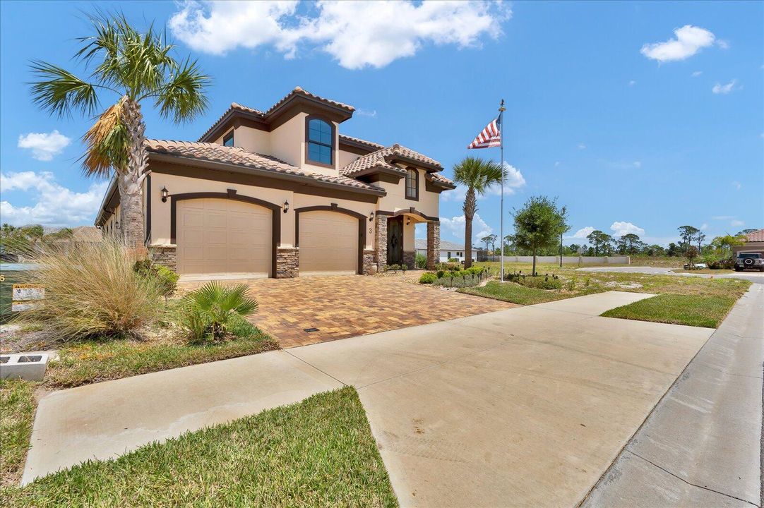 For Sale: $895,000 (2 beds, 2 baths, 2774 Square Feet)