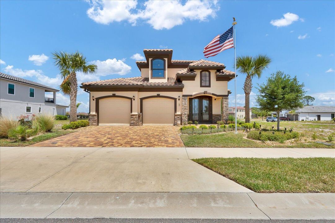 For Sale: $895,000 (2 beds, 2 baths, 2774 Square Feet)