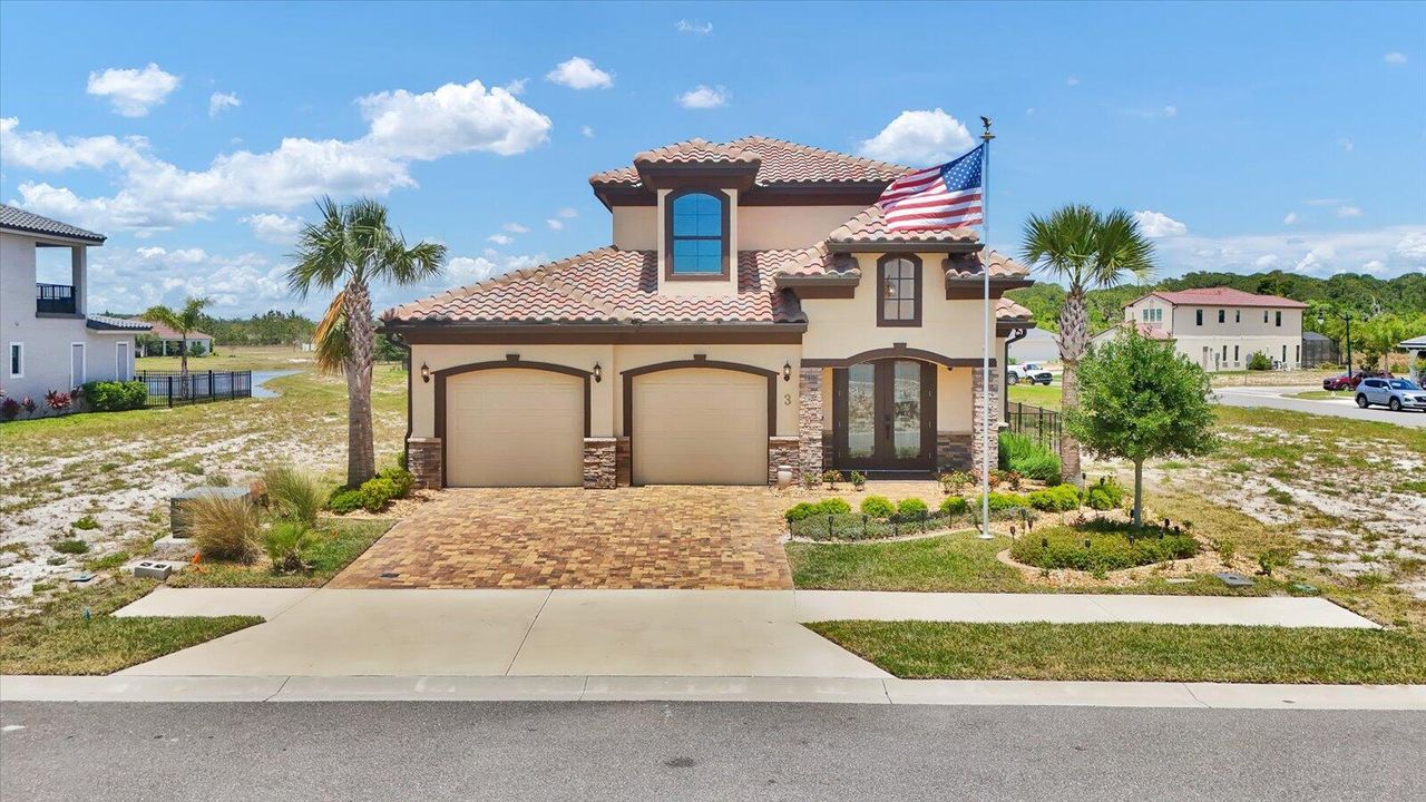 For Sale: $895,000 (2 beds, 2 baths, 2774 Square Feet)