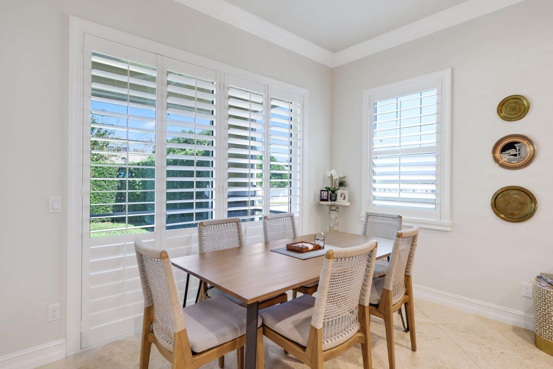 合同活跃: $1,185,000 (3 贝兹, 2 浴室, 1872 平方英尺)