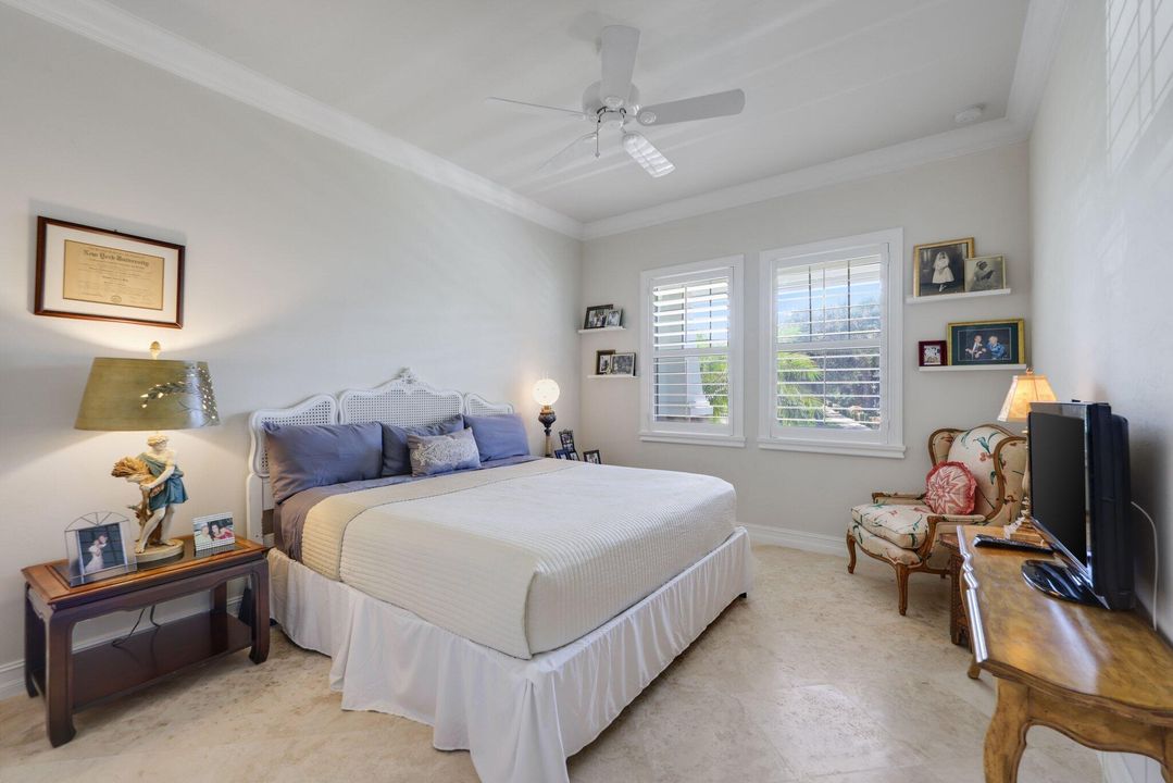 合同活跃: $1,185,000 (3 贝兹, 2 浴室, 1872 平方英尺)