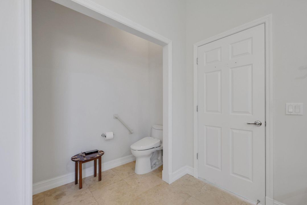 合同活跃: $1,185,000 (3 贝兹, 2 浴室, 1872 平方英尺)