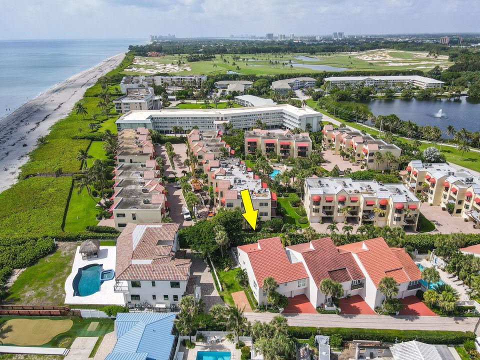 合同活跃: $2,499,000 (3 贝兹, 3 浴室, 2800 平方英尺)