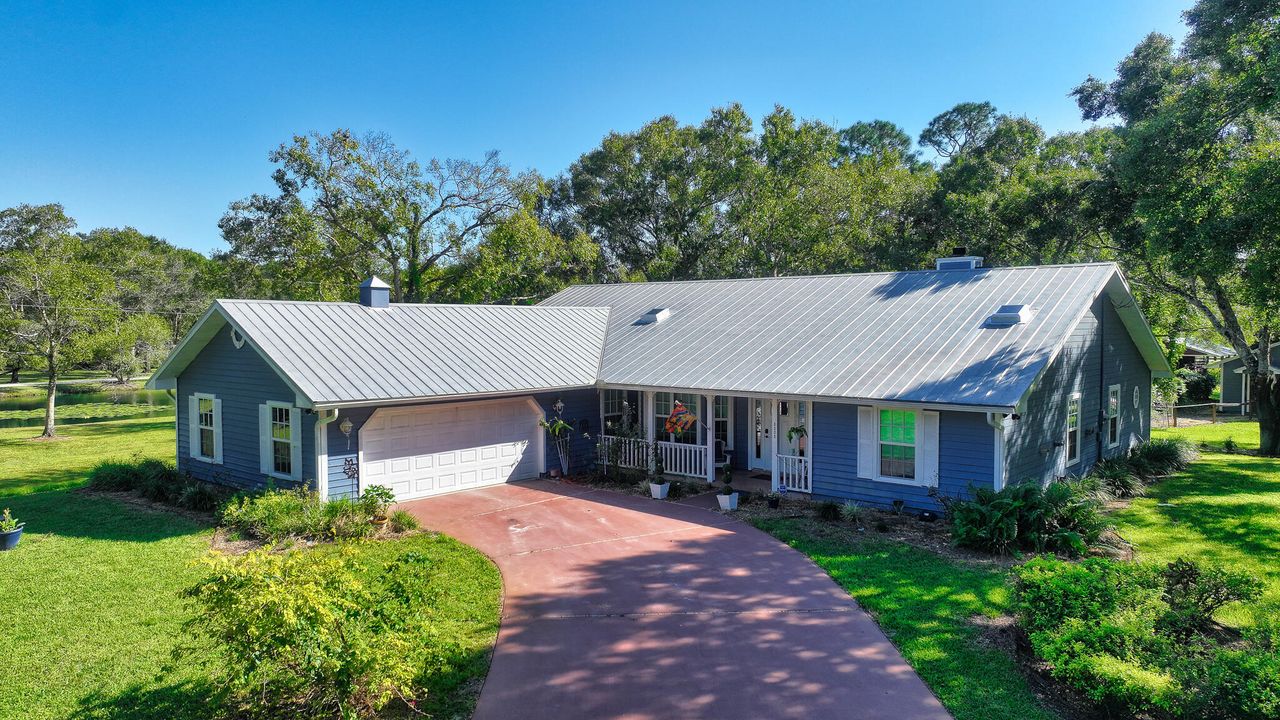 For Sale: $899,000 (3 beds, 2 baths, 2046 Square Feet)