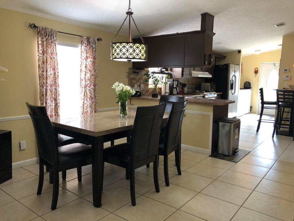 For Rent: $2,600 (3 beds, 2 baths, 1440 Square Feet)