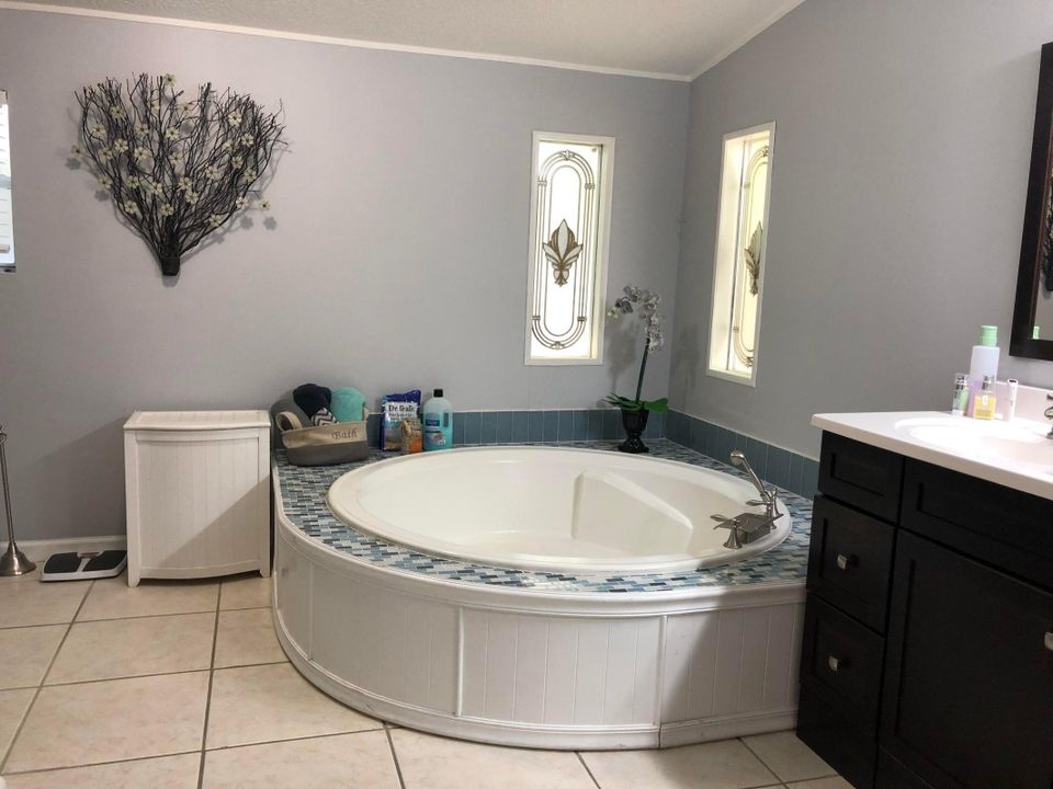 For Rent: $2,600 (3 beds, 2 baths, 1440 Square Feet)