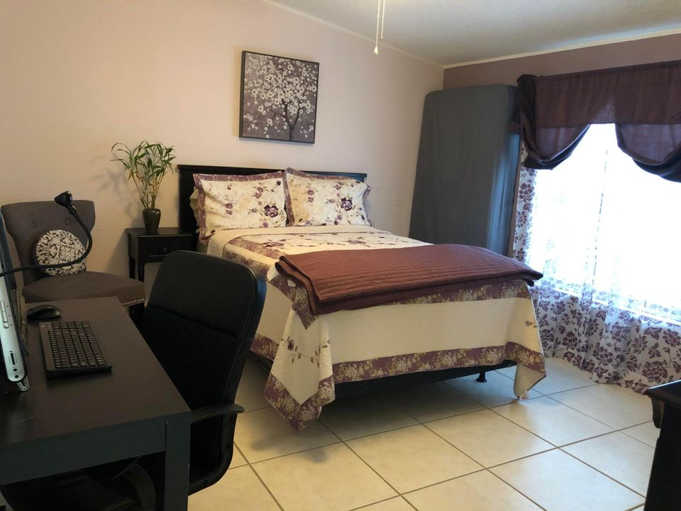 For Rent: $2,600 (3 beds, 2 baths, 1440 Square Feet)