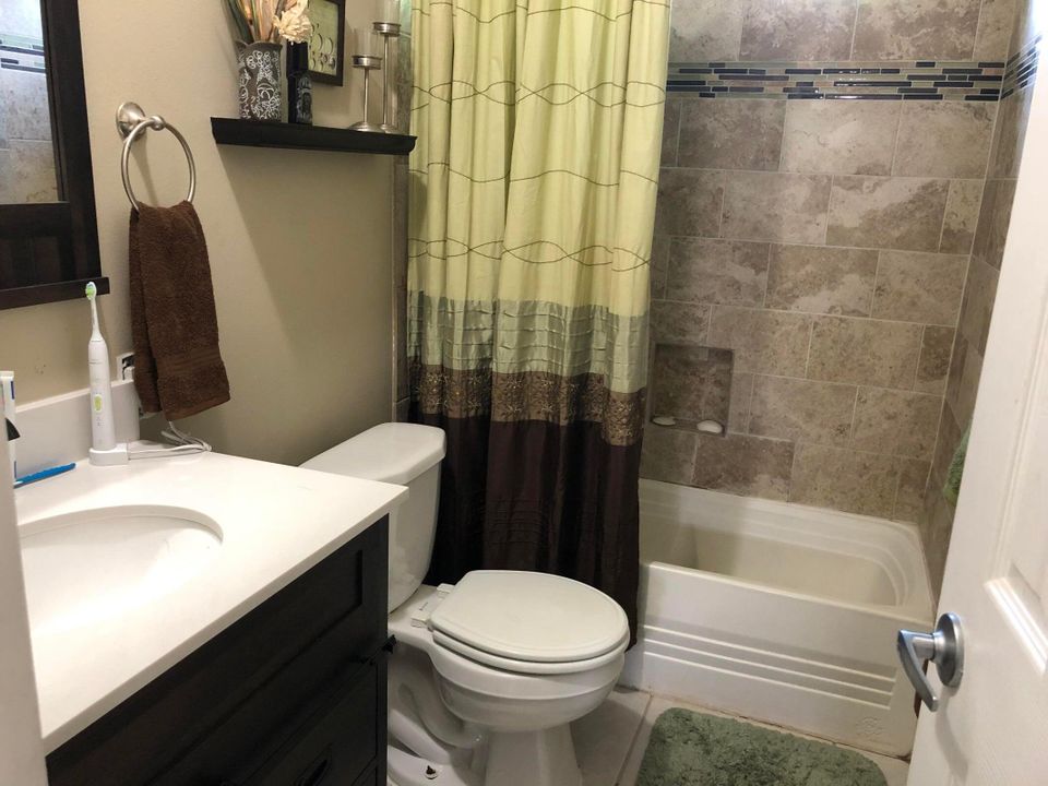 For Rent: $2,600 (3 beds, 2 baths, 1440 Square Feet)