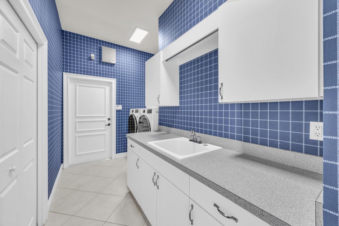 待售: $995,000 (3 贝兹, 3 浴室, 2854 平方英尺)