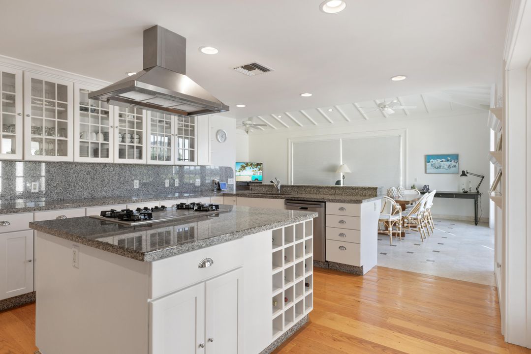 待售: $3,395,000 (4 贝兹, 4 浴室, 3825 平方英尺)