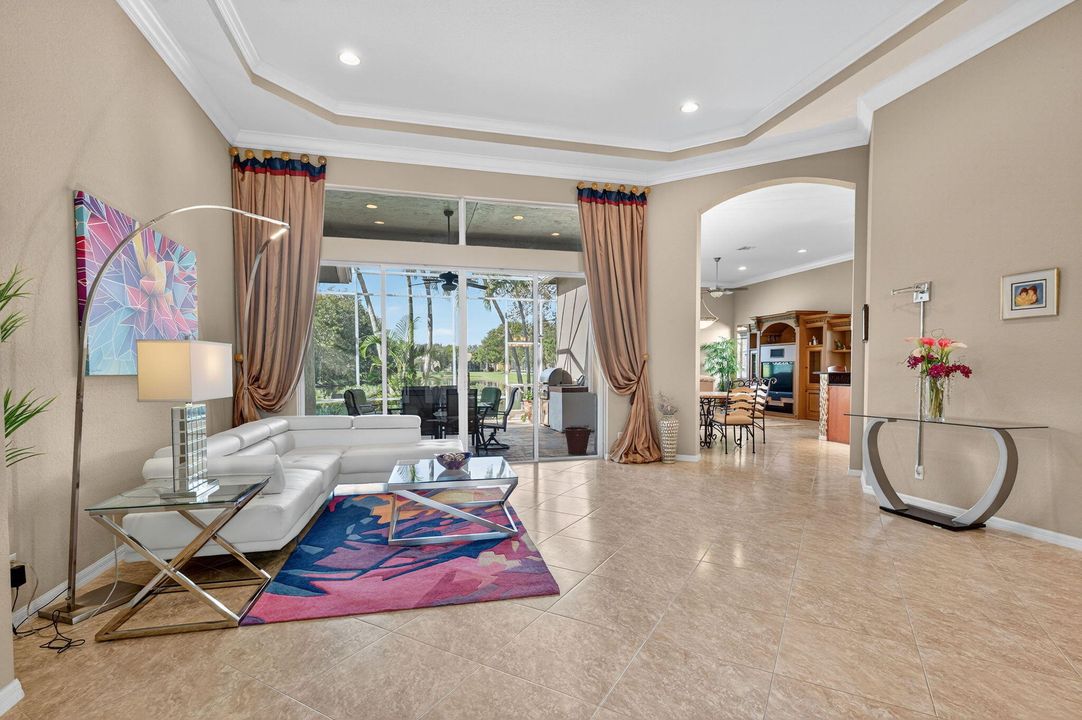 合同活跃: $625,000 (3 贝兹, 2 浴室, 2810 平方英尺)