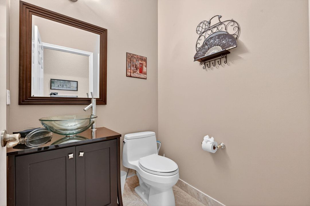 合同活跃: $625,000 (3 贝兹, 2 浴室, 2810 平方英尺)