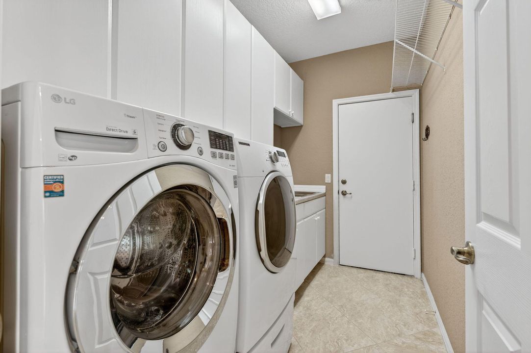 合同活跃: $625,000 (3 贝兹, 2 浴室, 2810 平方英尺)