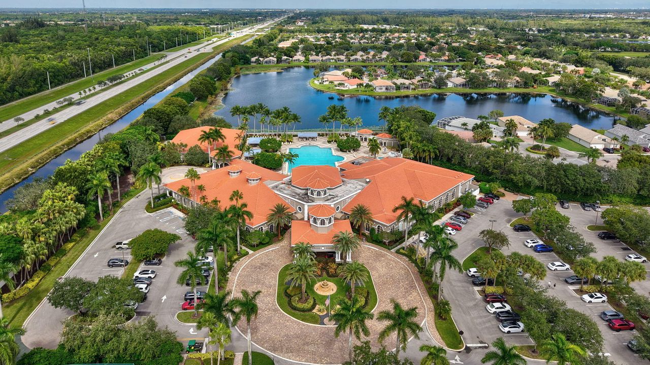 合同活跃: $625,000 (3 贝兹, 2 浴室, 2810 平方英尺)