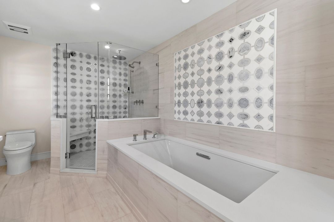 合同活跃: $2,499,000 (3 贝兹, 3 浴室, 2800 平方英尺)