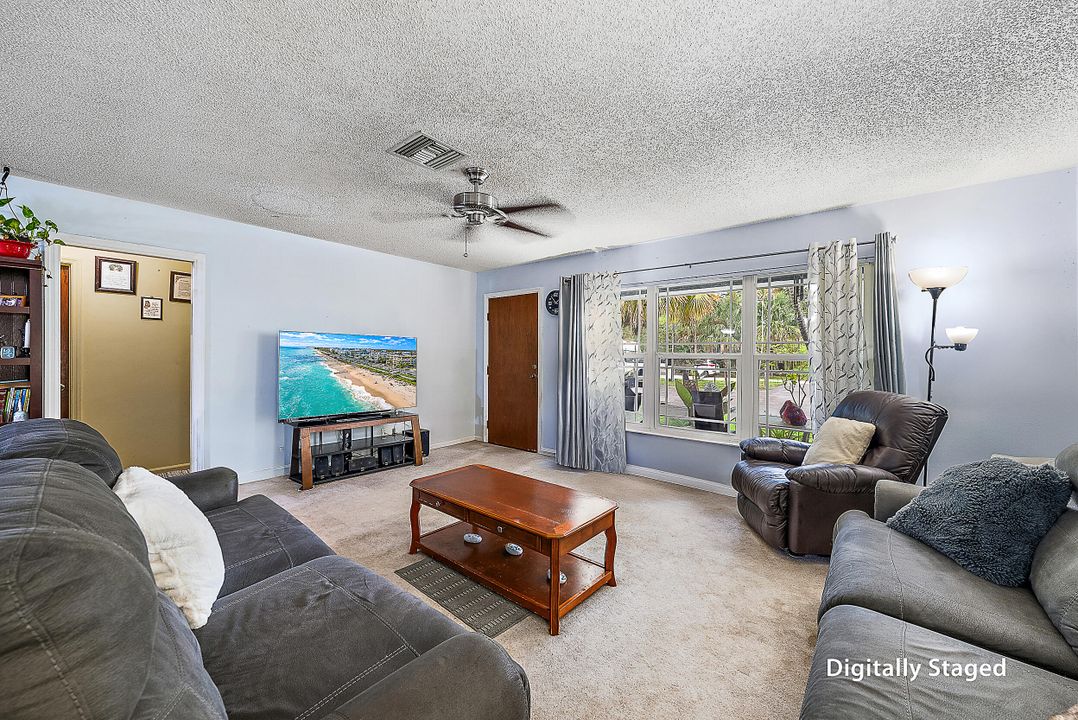 待售: $550,000 (3 贝兹, 2 浴室, 1350 平方英尺)