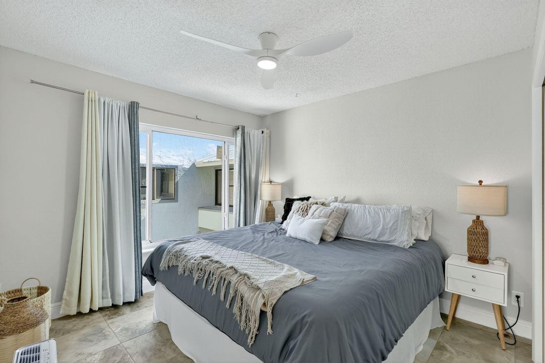 For Rent: $3,000 (2 beds, 2 baths, 1250 Square Feet)