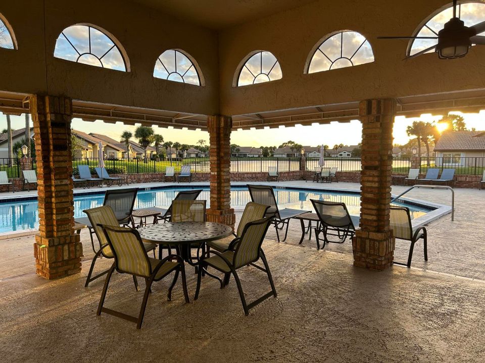 En Venta: $225,000 (2 camas, 2 baños, 1831 Pies cuadrados)