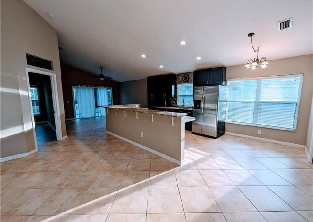 For Sale: $350,000 (3 beds, 2 baths, 1599 Square Feet)