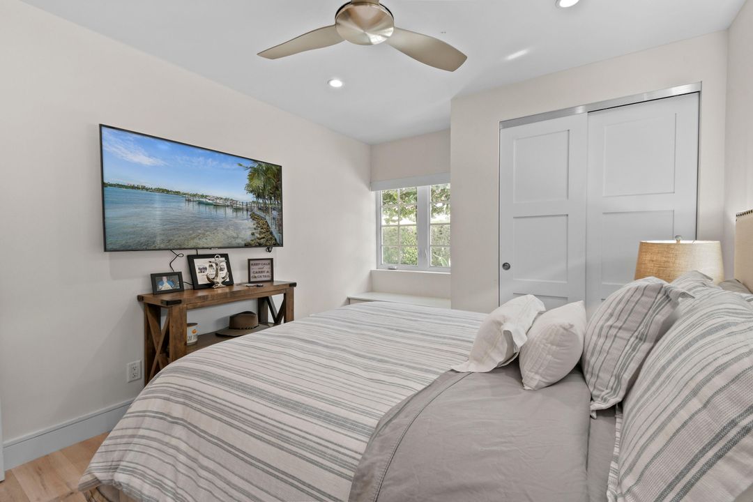 合同活跃: $2,499,000 (3 贝兹, 3 浴室, 2800 平方英尺)