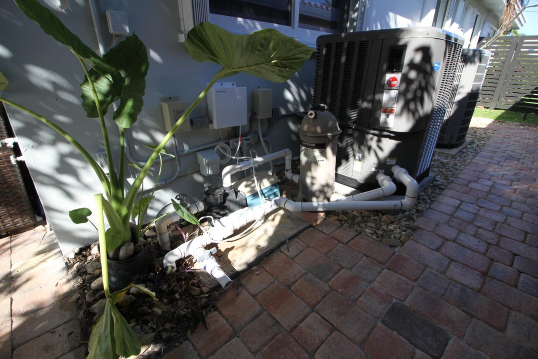 For Rent: $12,000 (2 beds, 2 baths, 1400 Square Feet)