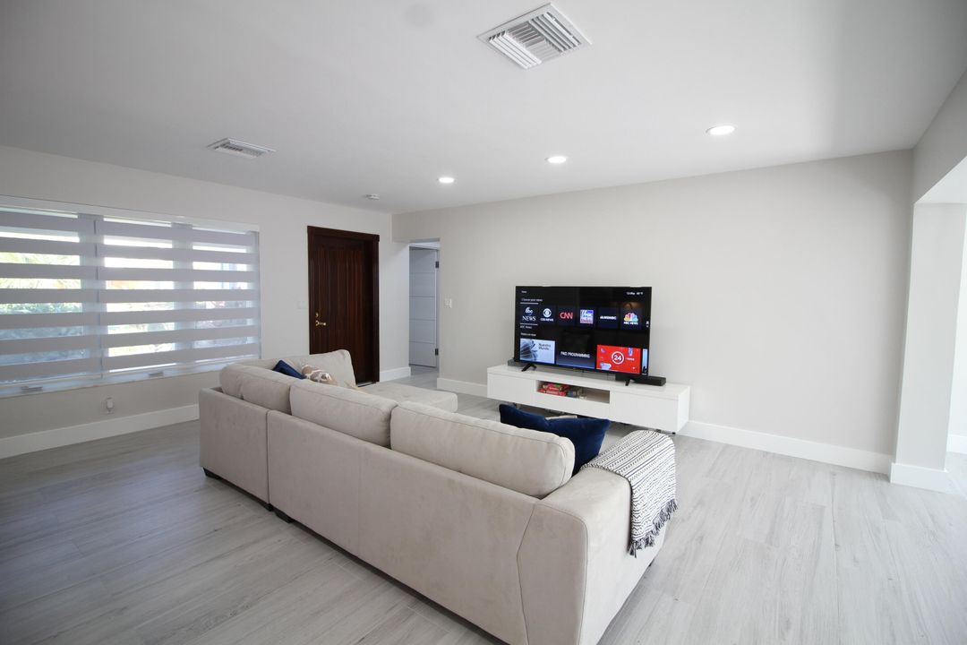 For Rent: $12,000 (2 beds, 2 baths, 1400 Square Feet)