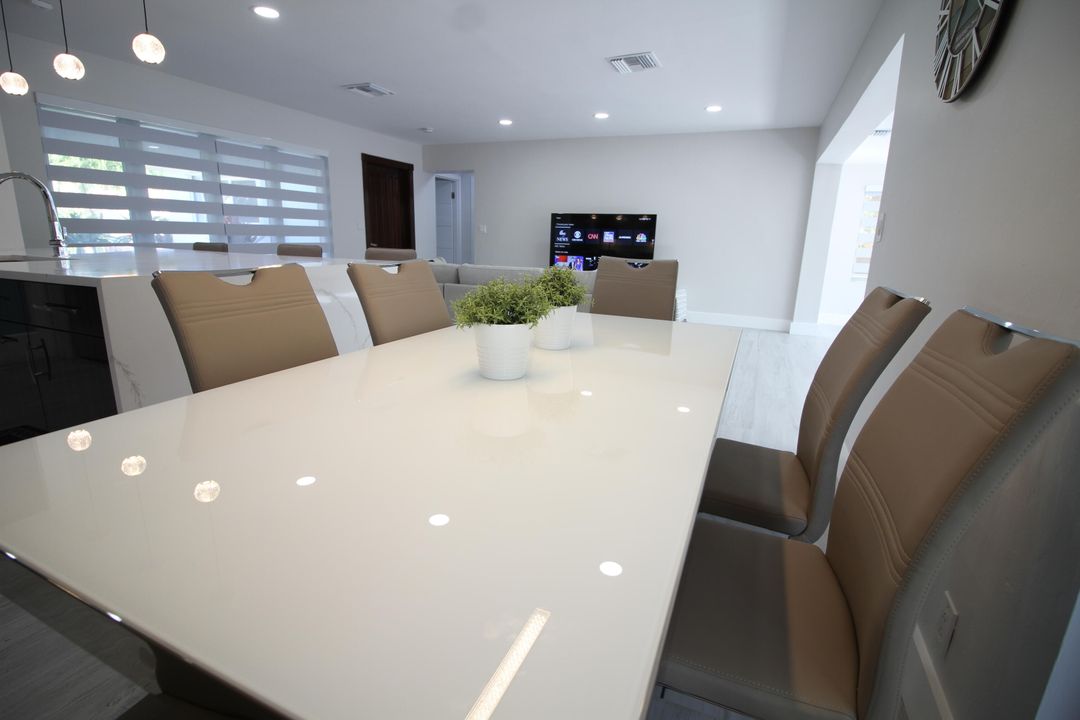 For Rent: $12,000 (2 beds, 2 baths, 1400 Square Feet)