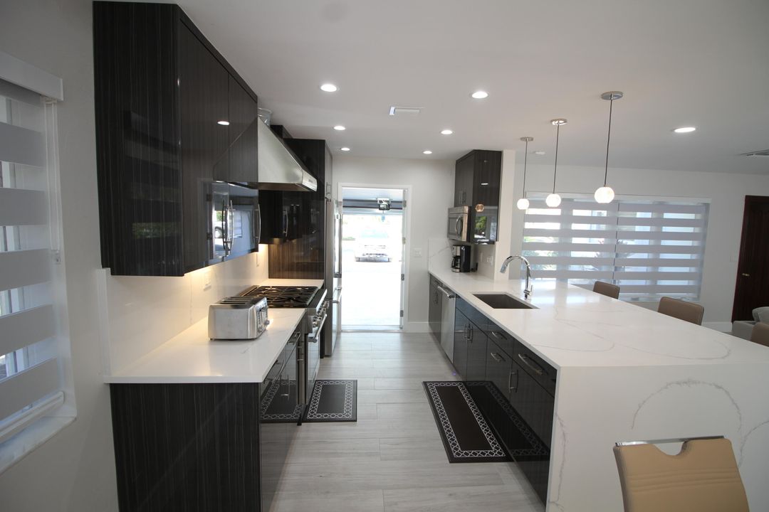 For Rent: $12,000 (2 beds, 2 baths, 1400 Square Feet)