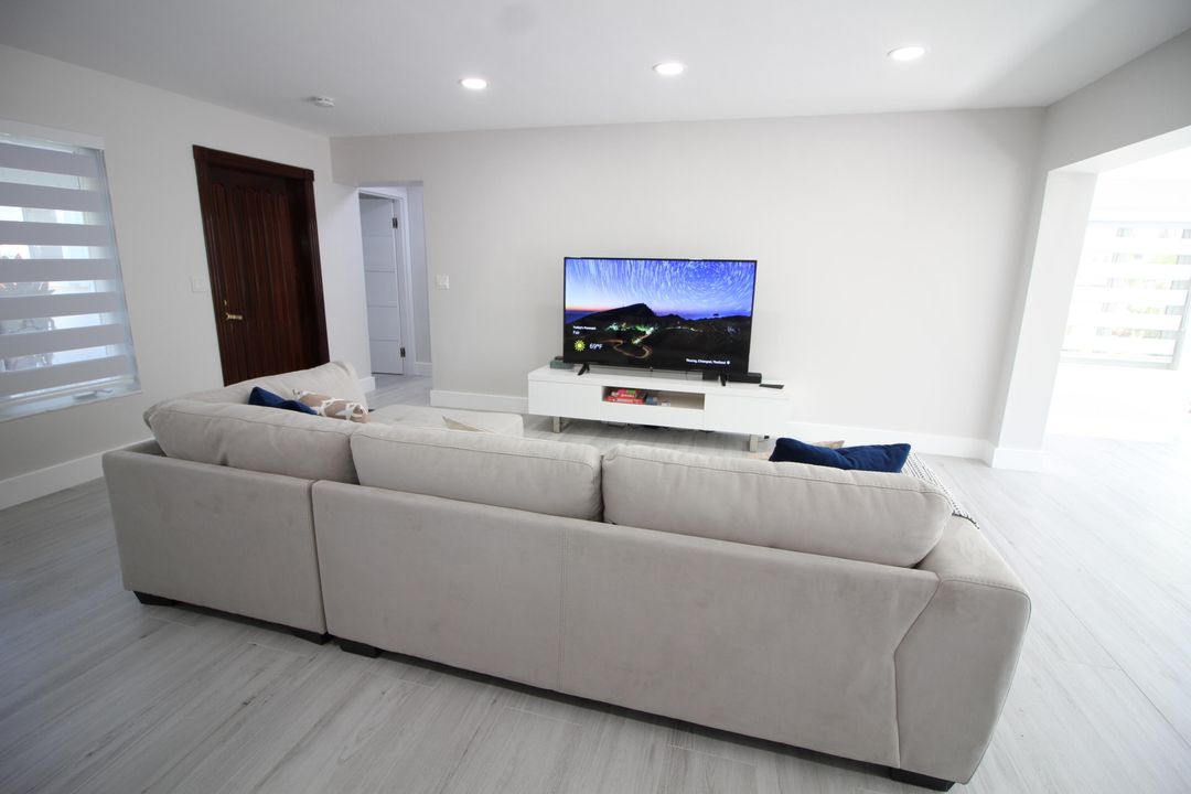 For Rent: $12,000 (2 beds, 2 baths, 1400 Square Feet)