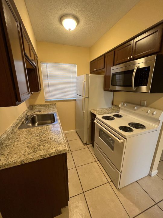 最近租的: $1,250 (1 贝兹, 1 浴室, 750 平方英尺)