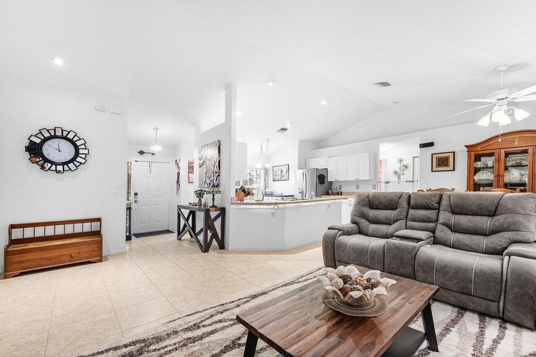 For Sale: $635,000 (4 beds, 3 baths, 1918 Square Feet)