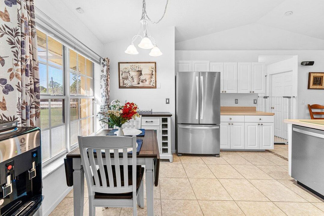 For Sale: $635,000 (4 beds, 3 baths, 1918 Square Feet)