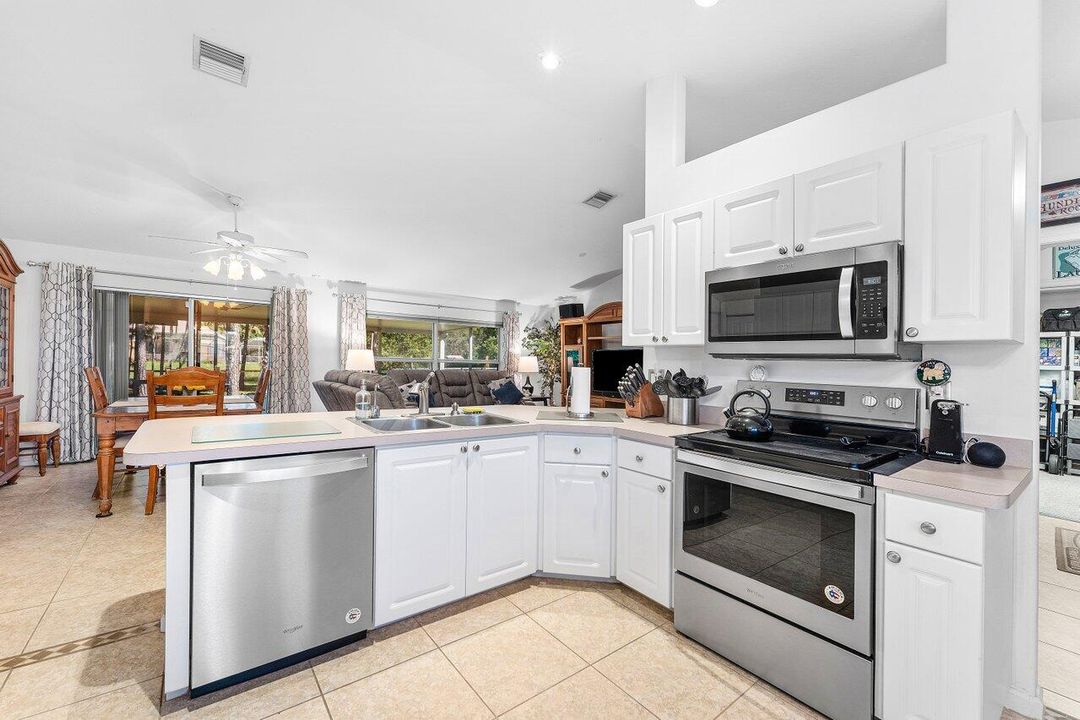 For Sale: $635,000 (4 beds, 3 baths, 1918 Square Feet)