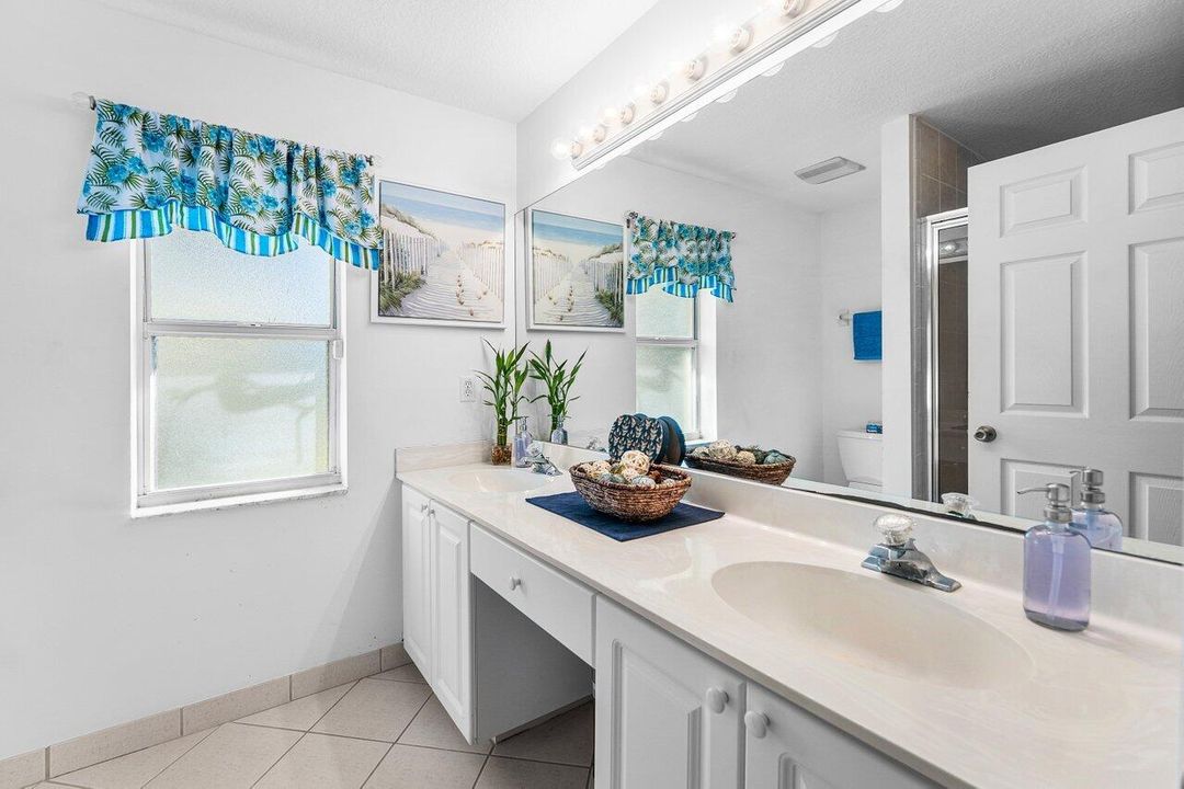 For Sale: $635,000 (4 beds, 3 baths, 1918 Square Feet)