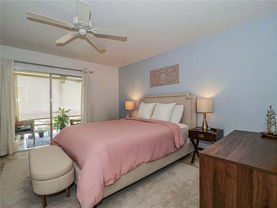 待售: $114,900 (1 贝兹, 1 浴室, 679 平方英尺)