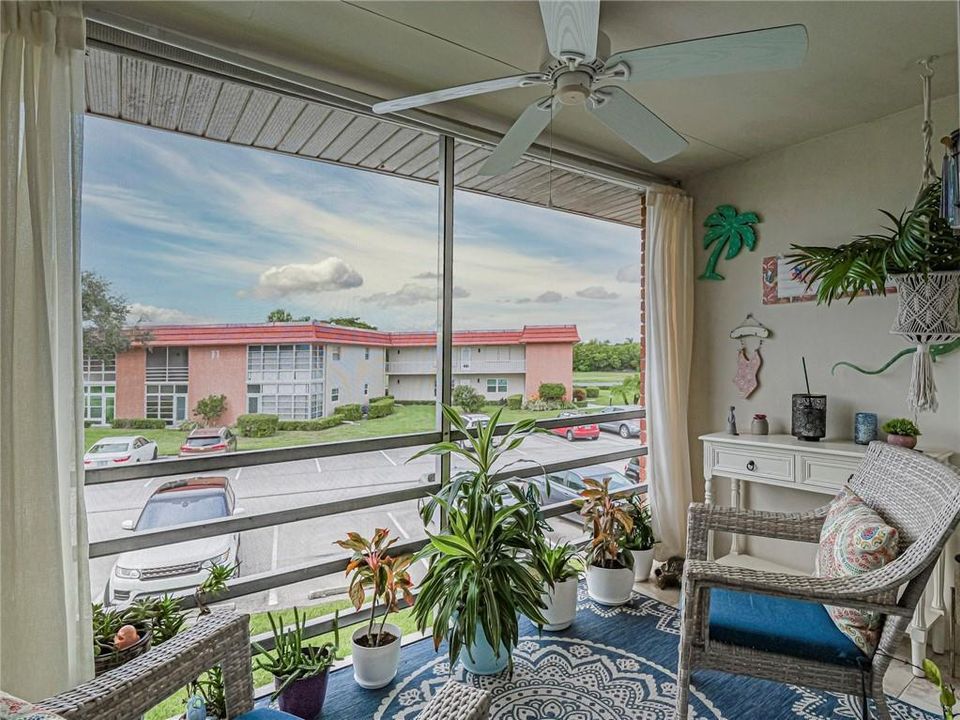 待售: $114,900 (1 贝兹, 1 浴室, 679 平方英尺)