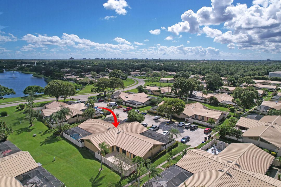 Под контрактом: $395,000 (3 спален, 2 ванн, 1276 Квадратных фут)